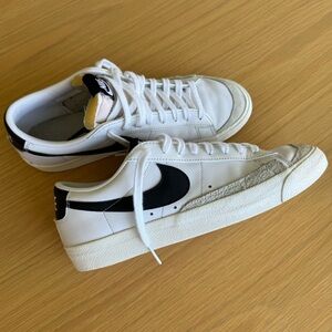 Nike Blazer Low 77